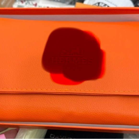 Orange Makeup Brush Set - Picture 2 of 3